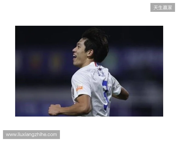 半场-玉昆暂0-0申花 约尼查造险两队合计1射正 半场-玉昆暂0-0申花 约尼查造险两队合计1射正